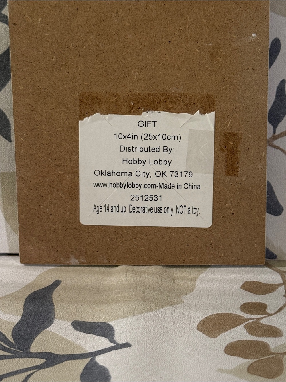 NWT Hobby Lobby White Wooden Door Hanger with Paw Accents - Picture 5 of 5